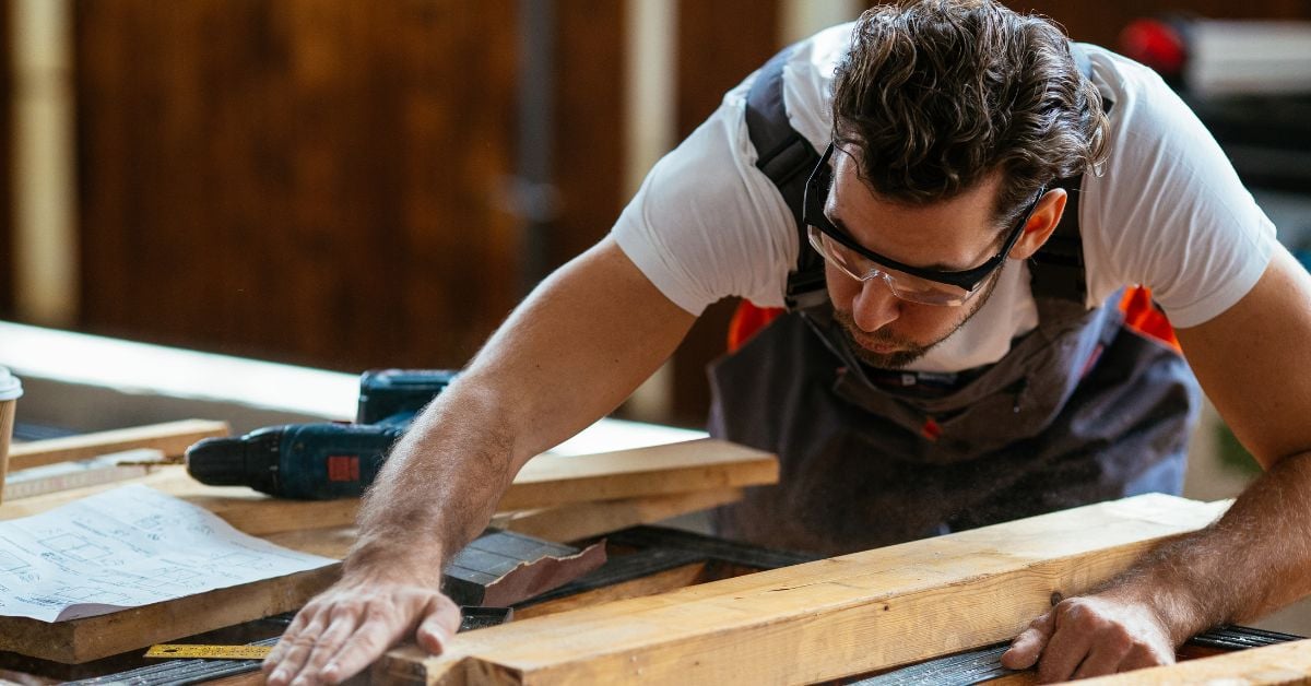 How to Make a Custom DIY Picture Frame